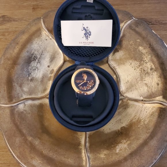 Watch - Picture 2 of 2